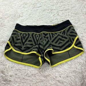Lululemon Run: Speed Short *4-way Stretch Chevron Shuffle Fatigue Green